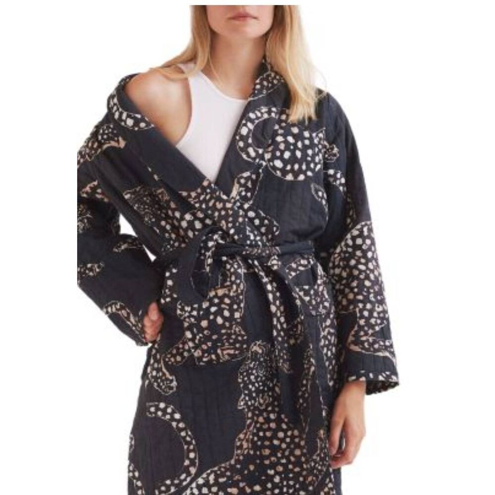 Desmond & Dempsey Robe Medium Leopard Jag Cotton Quilted Breathable Animal Print